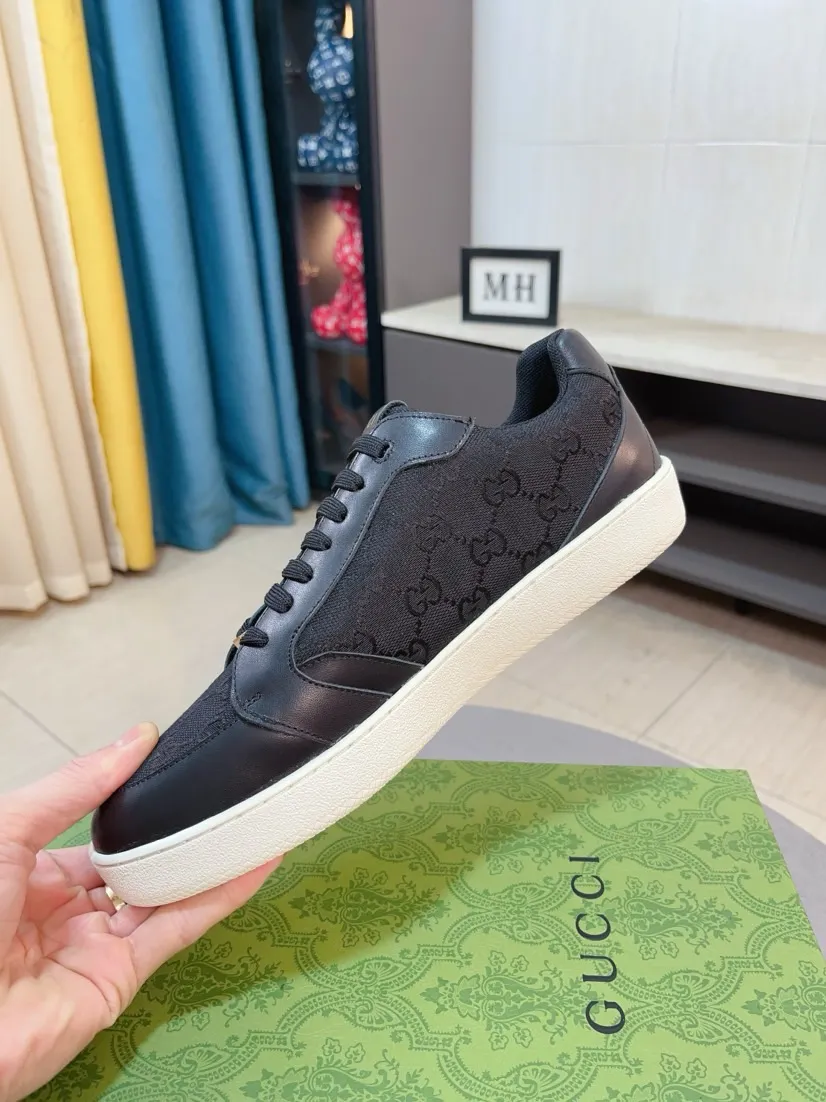 Men's shoes 💰400🌹🌹[GUCCI] Gucci's new lace-up casual men's shoes are on the market first, and the materials and workmanship are superior to all versions on the market. The highest quality shipped first-layer cowhide with imported original perforated materials➕Genuine leather lining, privately molded soft outsole, high foot comfort, imported special materials highlight the brand's unique charm, high-end customization 38-44
